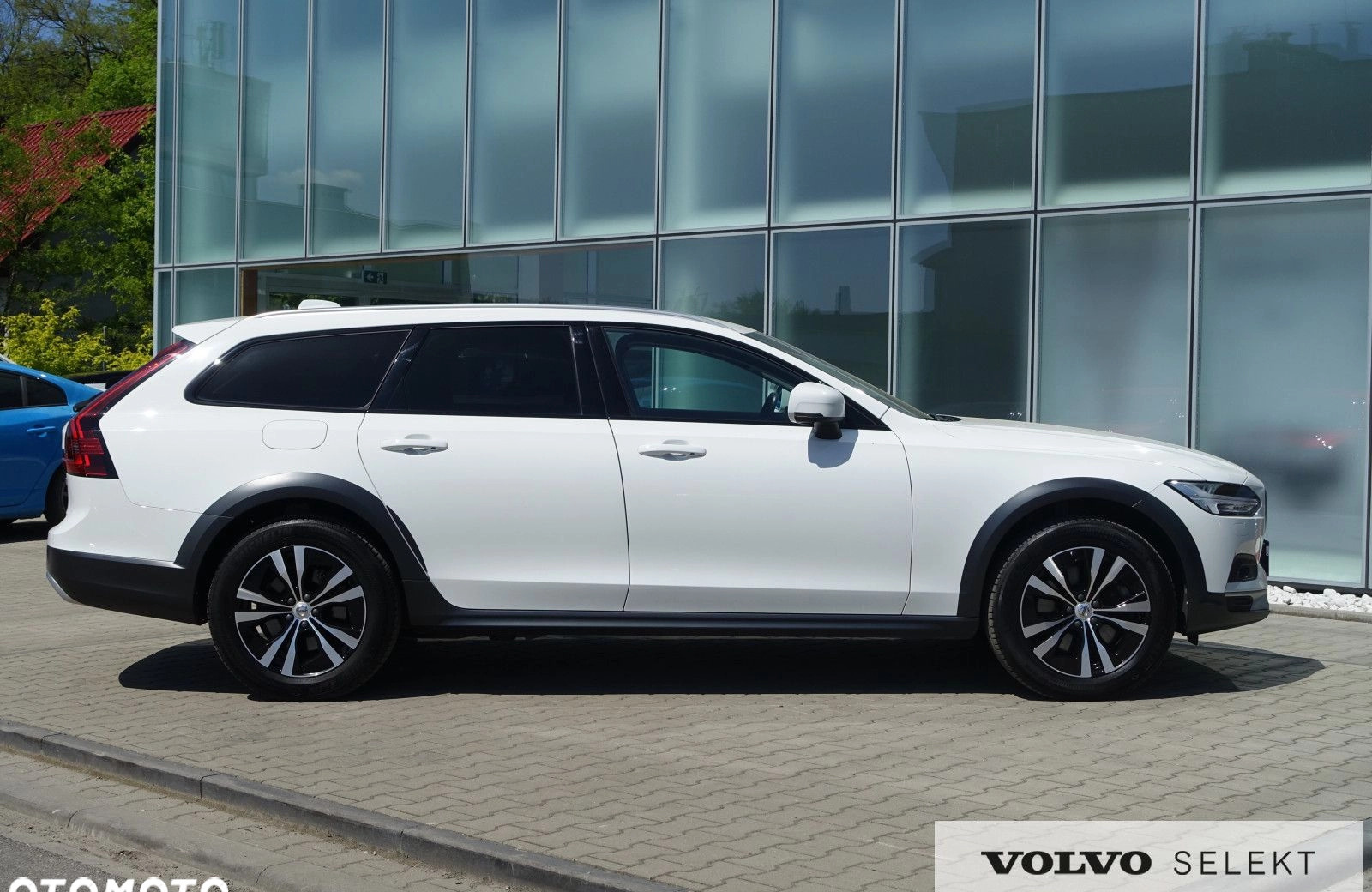 Volvo V90 Cross Country cena 168900 przebieg: 141575, rok produkcji 2021 z Radomsko małe 667